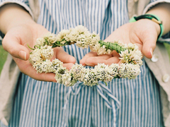 關(guān)于愛(ài)情簡(jiǎn)單精辟的一句話說(shuō)說(shuō)帶圖片 我和世界只差一個(gè)你