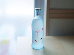 浪漫甜蜜唯美的愛情小句子帶圖片 世間萬(wàn)物皆不如你眉眼動(dòng)人