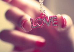 QQ空間愛情說說帶圖片：我確實想你，也想睡你，但更想睡醒有你