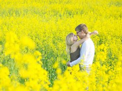 戀愛說說帶圖片：因為被你喜歡著，所以不覺得別人有多喜歡我