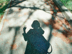 一顆心已經(jīng)傷痕累累的愛情說說 不敢再相信愛情的悲傷說說2019