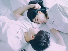 適合睡前給心愛的女孩發(fā)的情話 男生給女生睡前發(fā)的情話