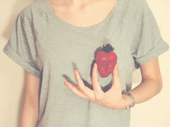 女生個(gè)性說(shuō)說(shuō)經(jīng)典霸氣帶圖片 知道自己不討喜那就乖一點(diǎn)