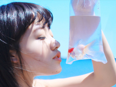 在你傷感難過時一下子戳中你內心的圖片句子 時光怎么讓愛笑的人哭了