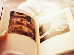 2018失戀的句子說說心情配圖 你永遠(yuǎn)也看不到我最寂寞時(shí)候的樣子