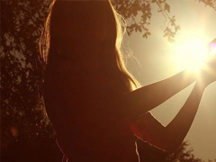 眼前人是心上人的關(guān)于感情的經(jīng)典句子 一句話觸動(dòng)你內(nèi)心的愛情句子大全