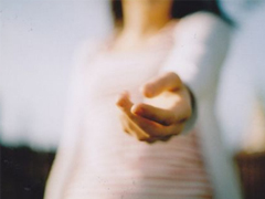 一個(gè)人旅行的傷感說(shuō)說(shuō)2019 旅游時(shí)發(fā)朋友圈的傷感句子