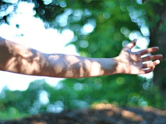 一個(gè)人過新年的傷感說說 心里不是滋味難過的說說句子