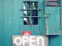 愛情太容易受傷的說說特別想哭 你傷了我的心說說孤單落寞