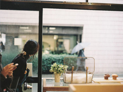 很傷感的非主流經(jīng)典傷感說(shuō)說(shuō) 一瞬間淚流滿面的傷感非主流說(shuō)說(shuō)