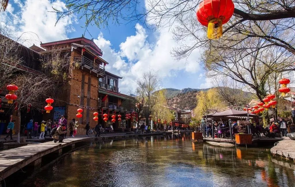 束河桃花塢，在茶馬古道浮生清閑陪父母慢慢變