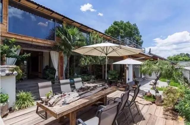 束河桃花塢，在茶馬古道浮生清閑陪父母慢慢變