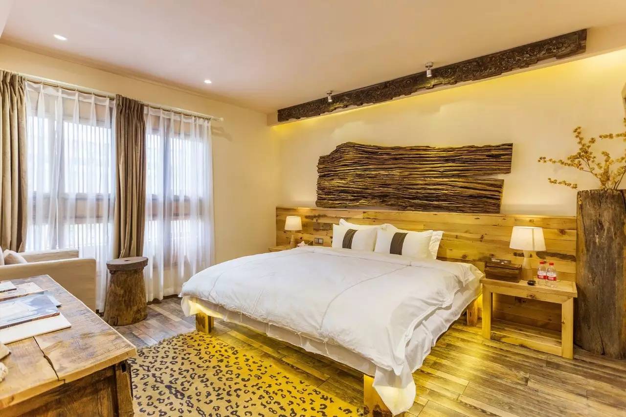 束河桃花塢，在茶馬古道浮生清閑陪父母慢慢變