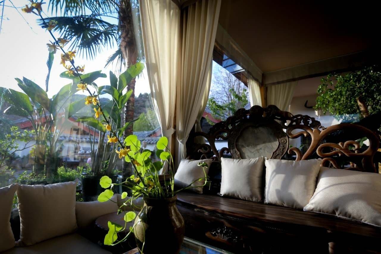 束河桃花塢，在茶馬古道浮生清閑陪父母慢慢變