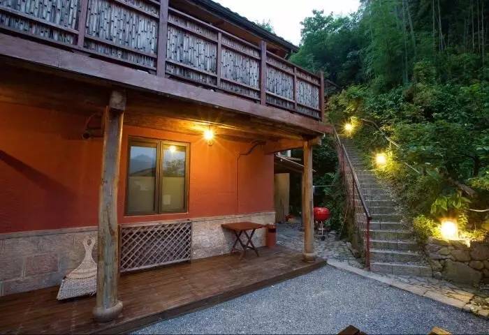 瓜洲云裳山村，春風又綠江岸春