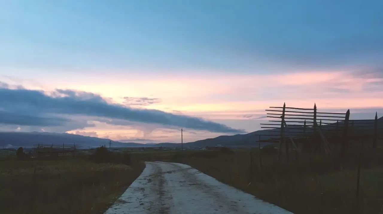 香格里拉薩洛頤度假酒店，以上帝視角看納帕海
