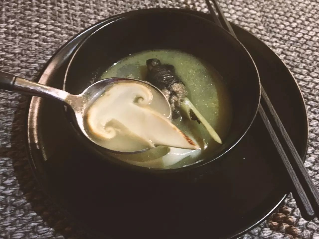 香格里拉薩洛頤度假酒店，以上帝視角看納帕海