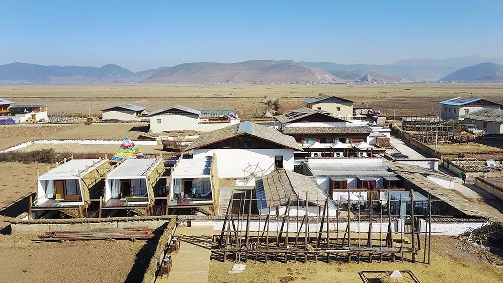 香格里拉薩洛頤度假酒店，以上帝視角看納帕海