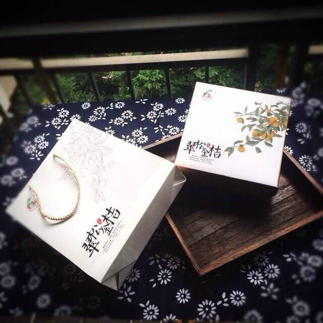 樸素的翠松金桔包裝設計