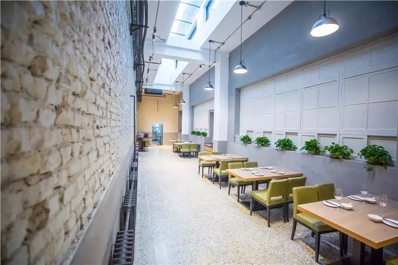 北京金岳臺溫泉酒店，承載著上個世紀的老磚樓