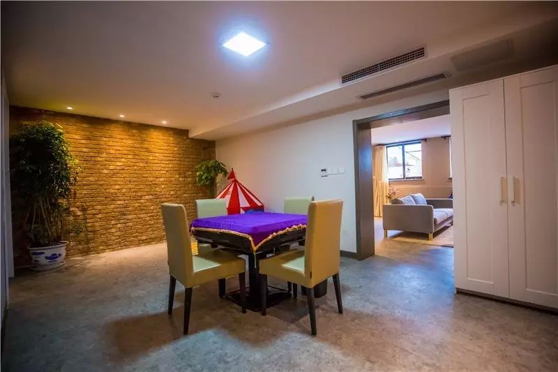 北京金岳臺(tái)溫泉酒店，承載著上個(gè)世紀(jì)的老磚樓