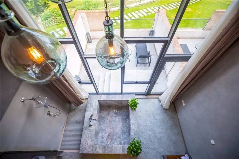 北京金岳臺(tái)溫泉酒店，承載著上個(gè)世紀(jì)的老磚樓