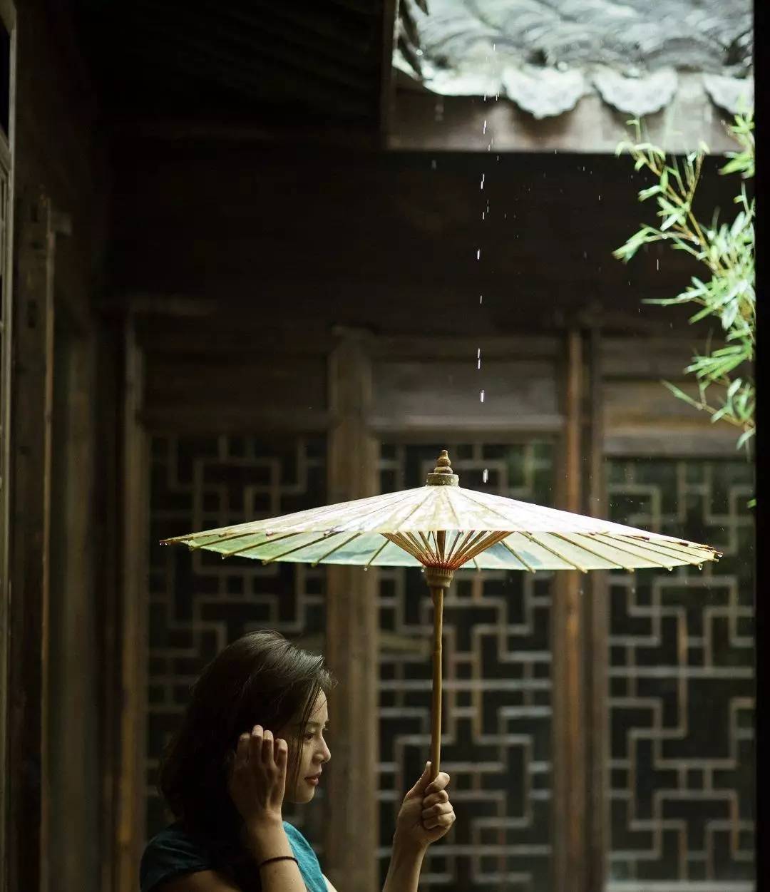 塘棲古鎮(zhèn)小茶姑娘，古鎮(zhèn)溪邊沐浴清風(fēng)滌蕩心靈