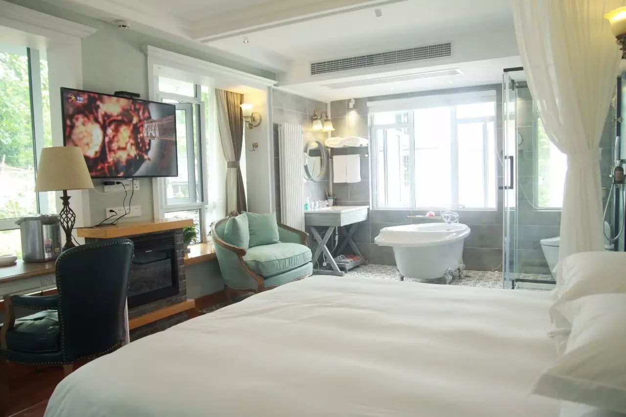 杭州·若白雅苑，擁有無(wú)邊泳池「最好泡民宿」