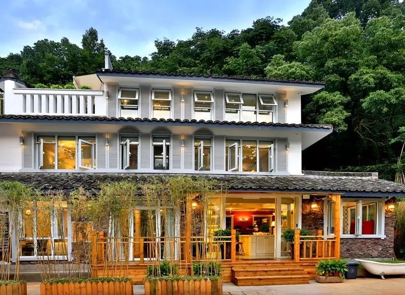 杭州·若白雅苑，擁有無(wú)邊泳池「最好泡民宿」