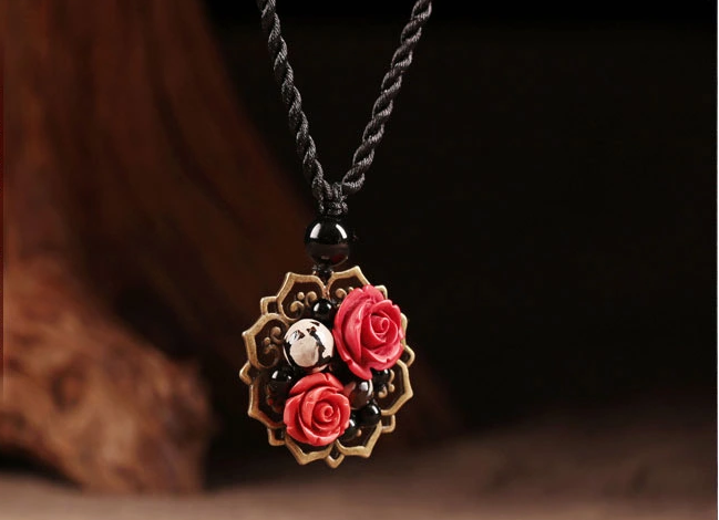 紅朱砂玫瑰吊墜鎖骨鏈古典時(shí)尚項(xiàng)鏈