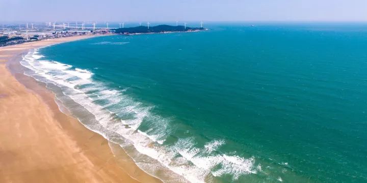 翡翠灣，在遼闊的海洋前做回?zé)o憂快樂的自我