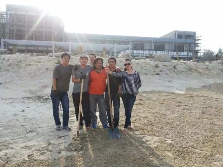 翡翠灣，在遼闊的海洋前做回?zé)o憂快樂的自我