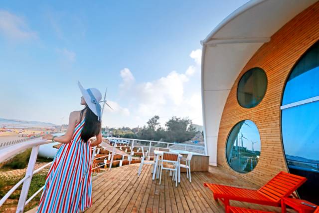 翡翠灣，在遼闊的海洋前做回?zé)o憂快樂的自我