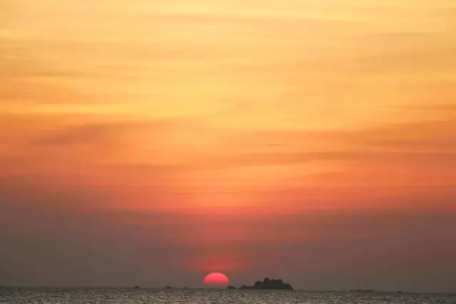 翡翠灣，在遼闊的海洋前做回?zé)o憂快樂的自我