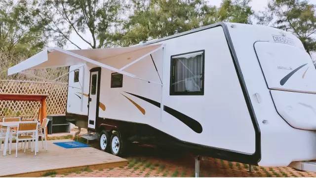 翡翠灣，在遼闊的海洋前做回?zé)o憂快樂的自我