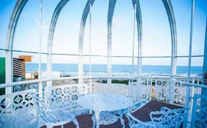 翡翠灣，在遼闊的海洋前做回?zé)o憂快樂的自我