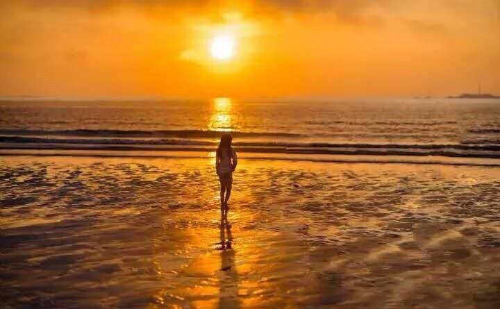 翡翠灣，在遼闊的海洋前做回?zé)o憂快樂的自我