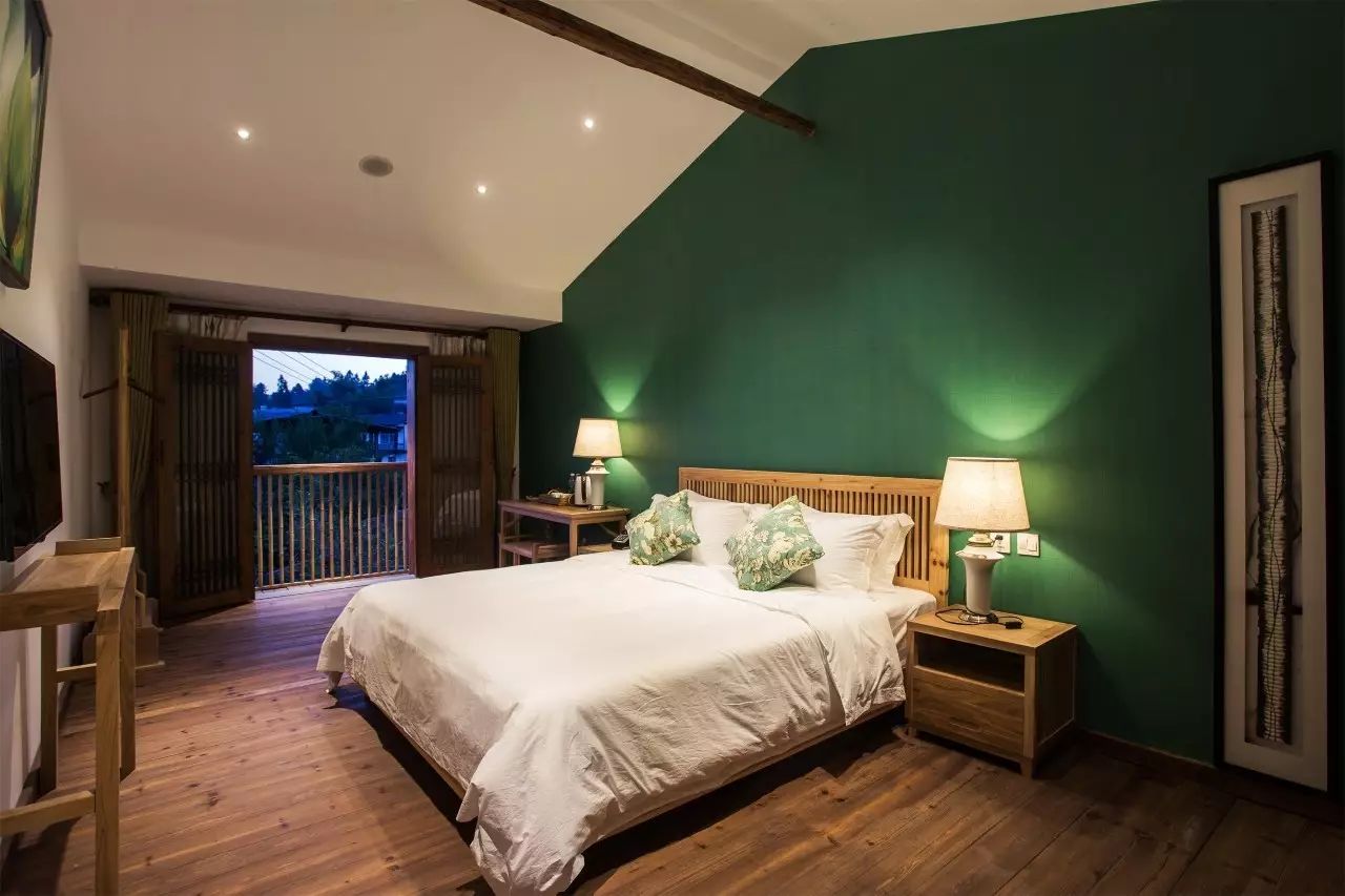 叢山茶境，一片天一座山忘了山外忘卻自己