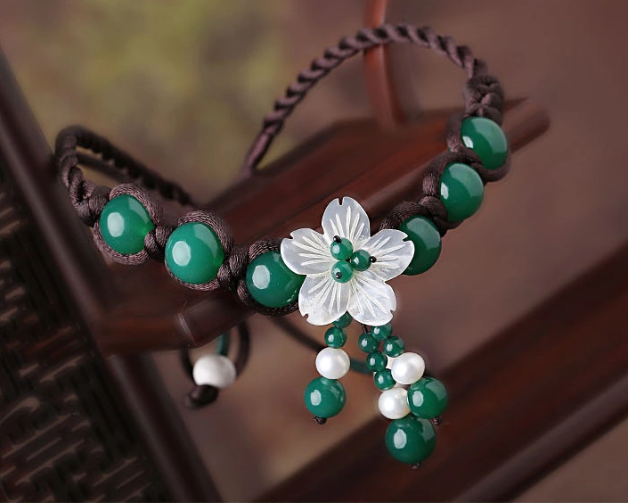 綠色簡約吊墜鎖骨鏈瑪瑙項(xiàng)鏈?zhǔn)罪? src="/wenxue/d/file/bigpic/190404/04/13-1F92P93I7.png" style="height: 561px; width: 750px;" / data-RI06="n1zdiX"><br / data-A69x="A5T850">
	<img alt=