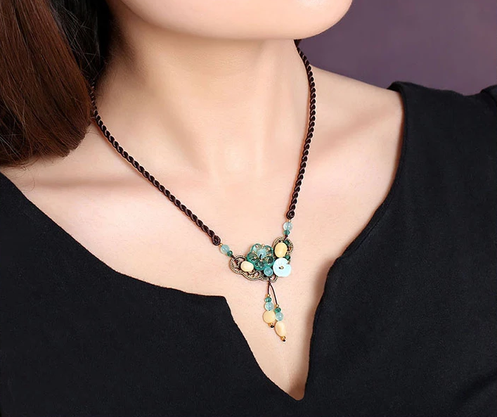 清澈的笑容復(fù)古項(xiàng)鏈?zhǔn)罪? src="/wenxue/d/file/bigpic/190404/04/13-1F92Q03910.jpg" style="height: 750px; width: 750px;" / data-8LMW="5ixP5N"><br / data-321p="B80eRk">
	<img alt=