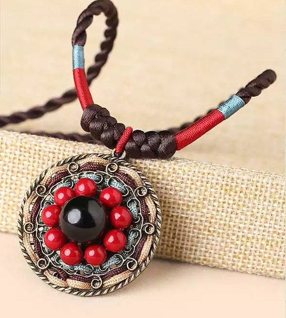 淺秋家佳樂(lè)文學(xué)鎖骨鏈民族風(fēng)項(xiàng)鏈?zhǔn)罪? src="/wenxue/d/file/bigpic/190404/04/13-1F92Q11625.png" style="height: 708px; width: 750px;" / data-W1qP="eS7mXm"><br / data-sRcK="NoAHZD">
	<img alt=