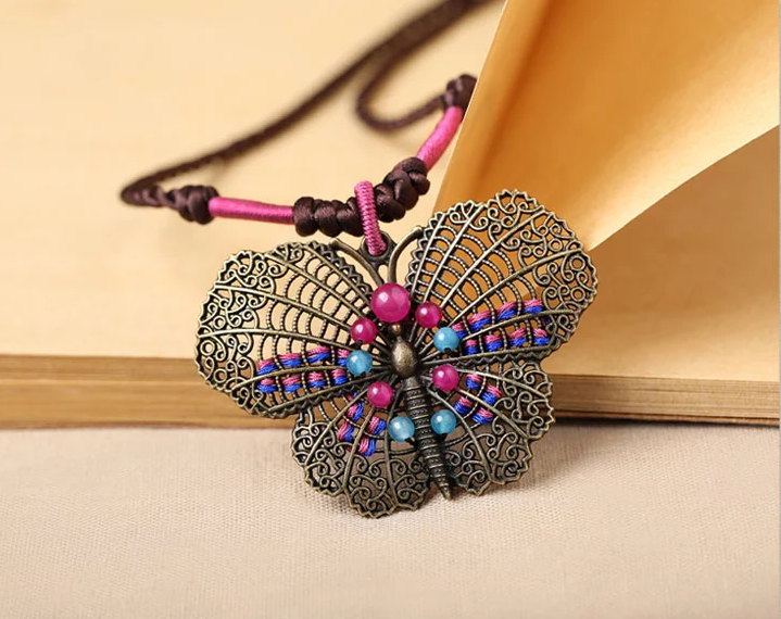 古銅蝴蝶吊墜時(shí)尚古風(fēng)項(xiàng)鏈?zhǔn)罪? src="/wenxue/d/file/bigpic/190404/04/13-1F92Z94446.png" style="height: 573px; width: 750px;" / data-Z9ci="jUxO1L"><br / data-MeQl="bXbSiE">
	<img alt=