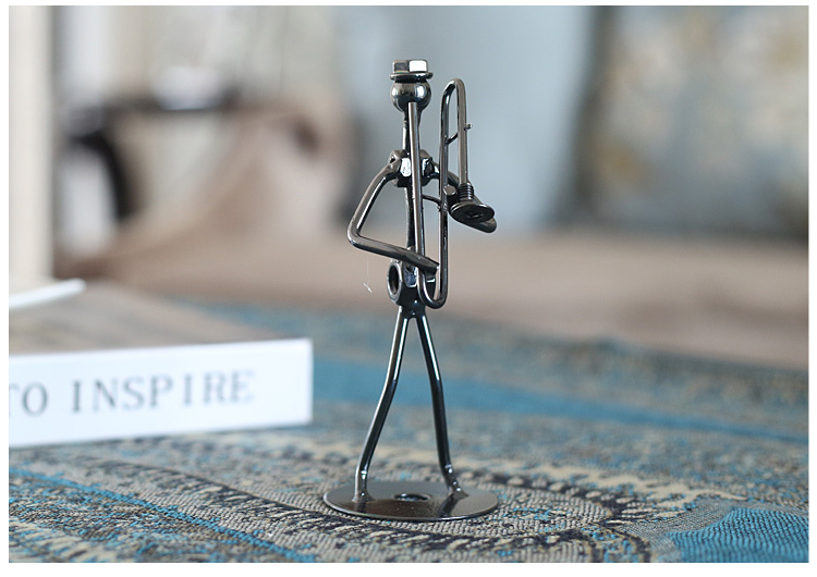 簡約可愛的鐵藝樂隊(duì)抽象藝術(shù)鐵藝品