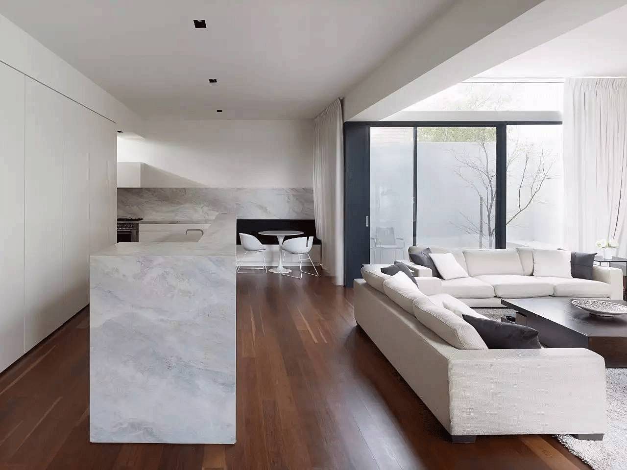 越白越簡(jiǎn)，越極致