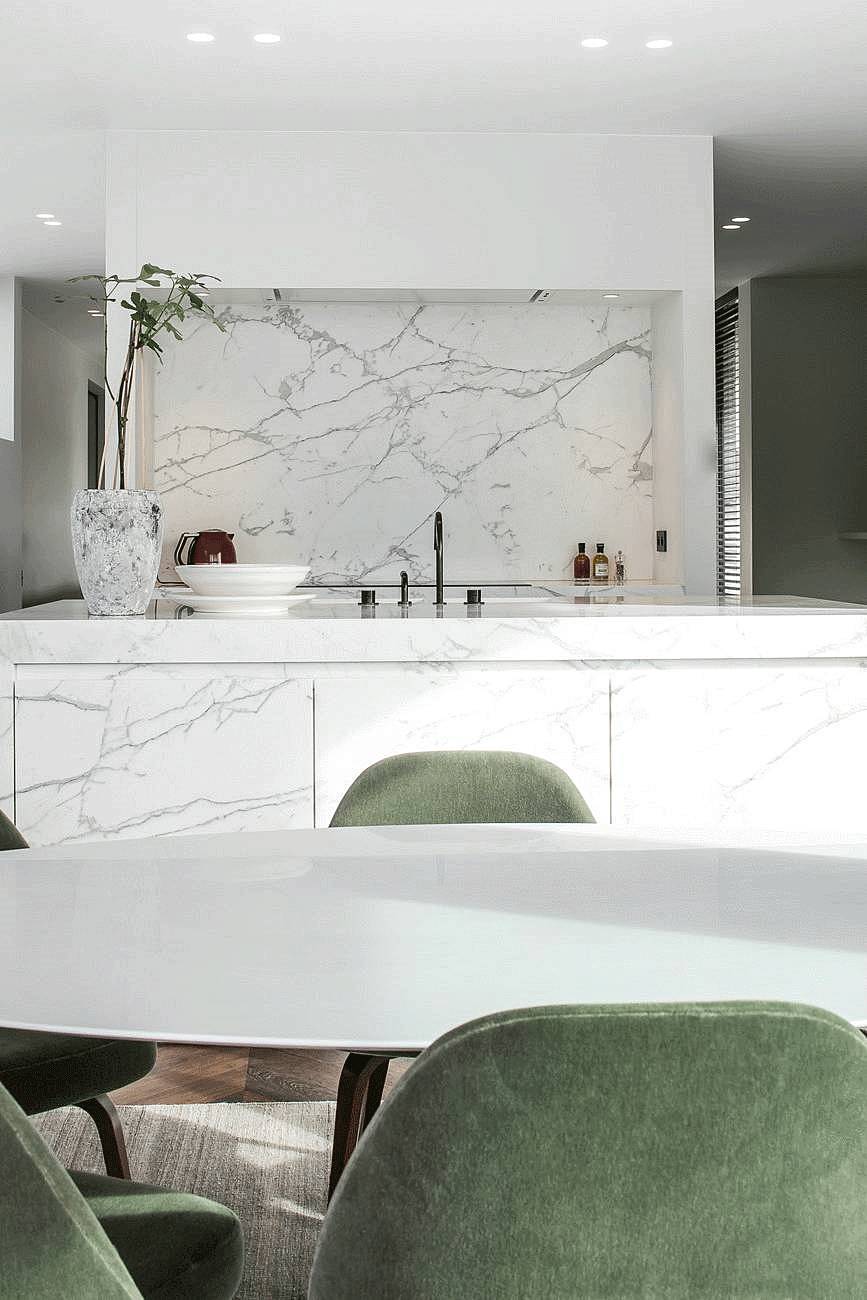 越白越簡，越極致