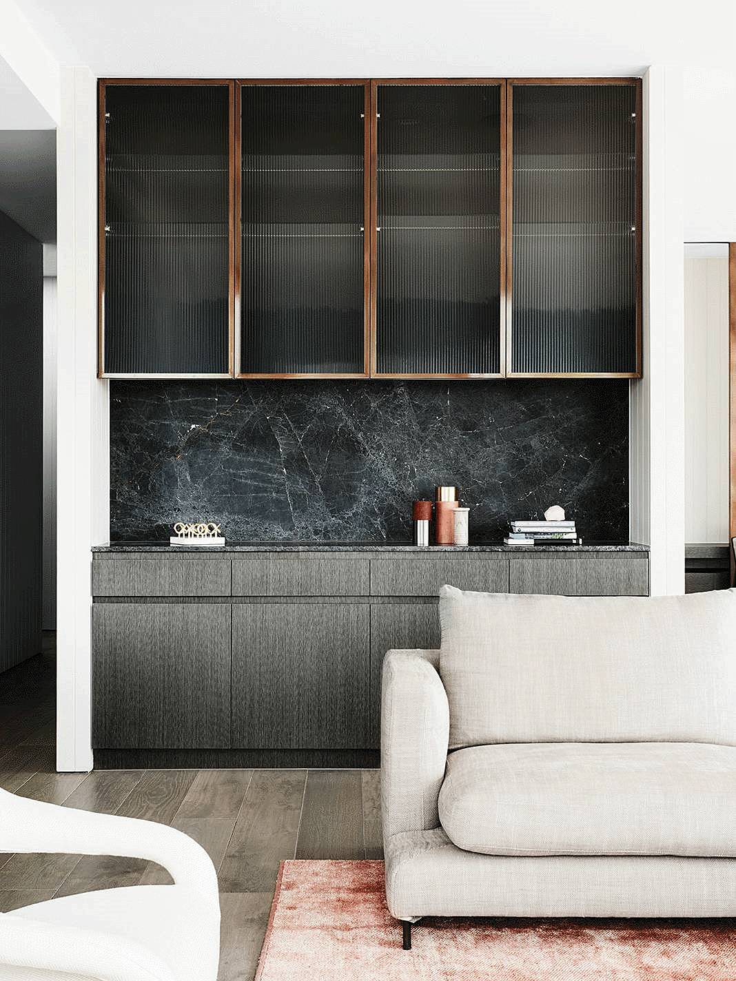 越白越簡，越極致