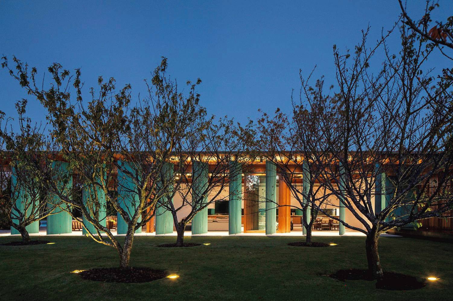 與大自然完美結(jié)合的森林別墅設(shè)計(jì)