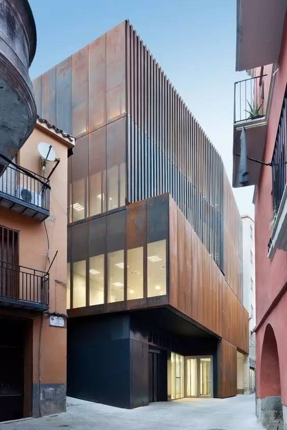 木格柵建筑，次序中的美