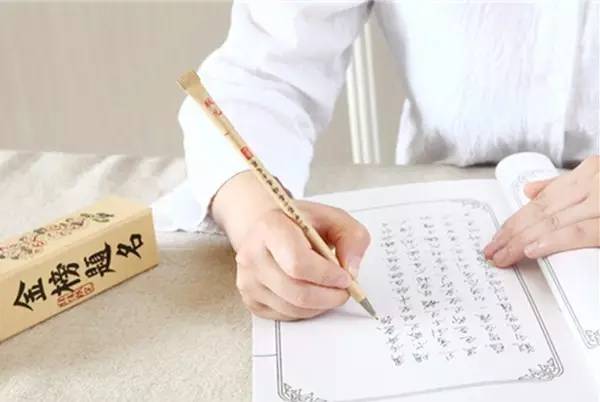 賣萌的故宮 家佳樂文學(xué)原創(chuàng)文化產(chǎn)品的10個(gè)億