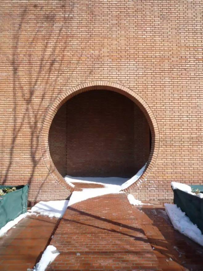 紅磚的建筑藝術(shù)，每一張紅磚墻都可以拿去做紅